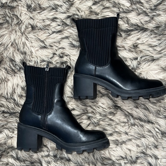 ~SOLD~ - Picture 2 of 7